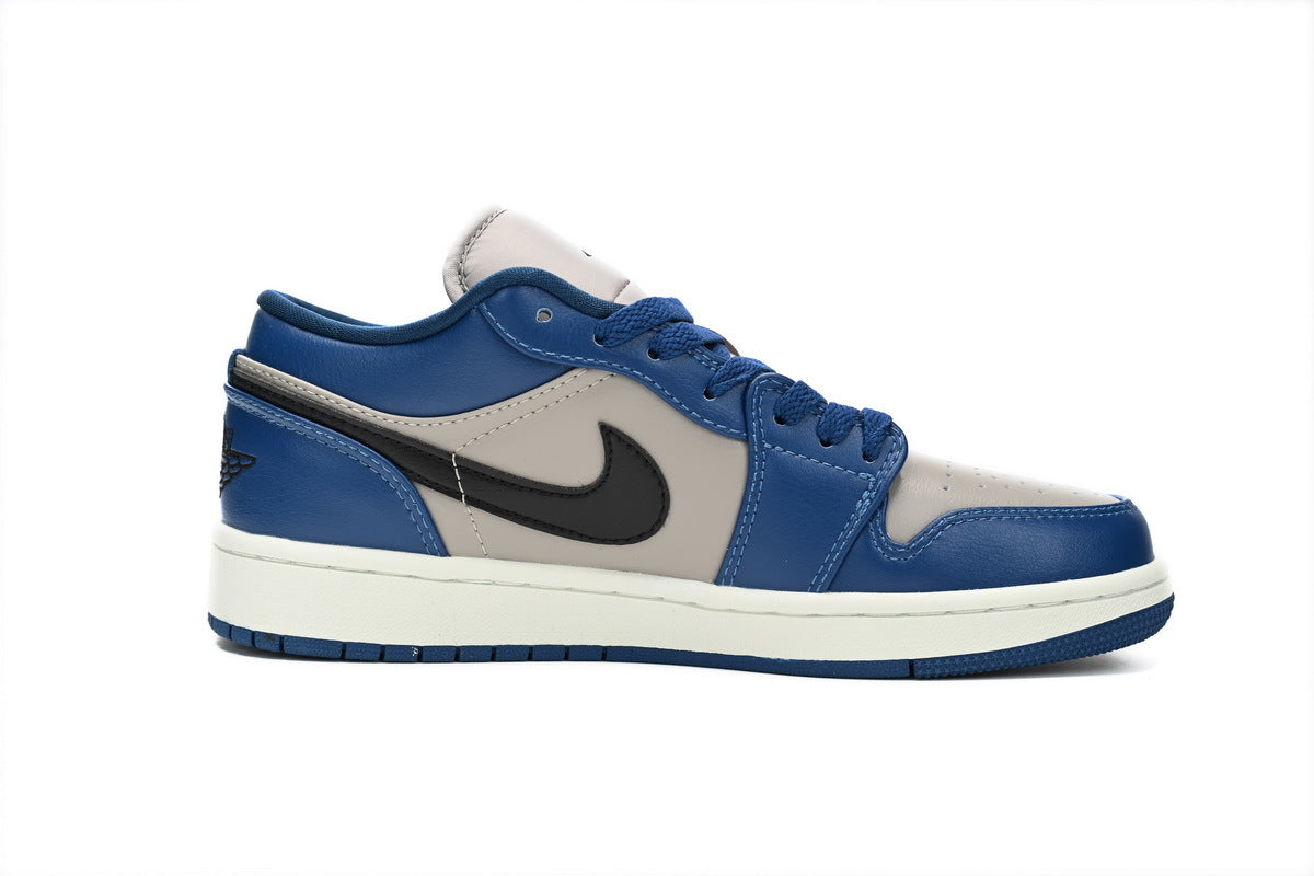 Nike Air Jordan 1 Retro Low Low-Top Sneakers