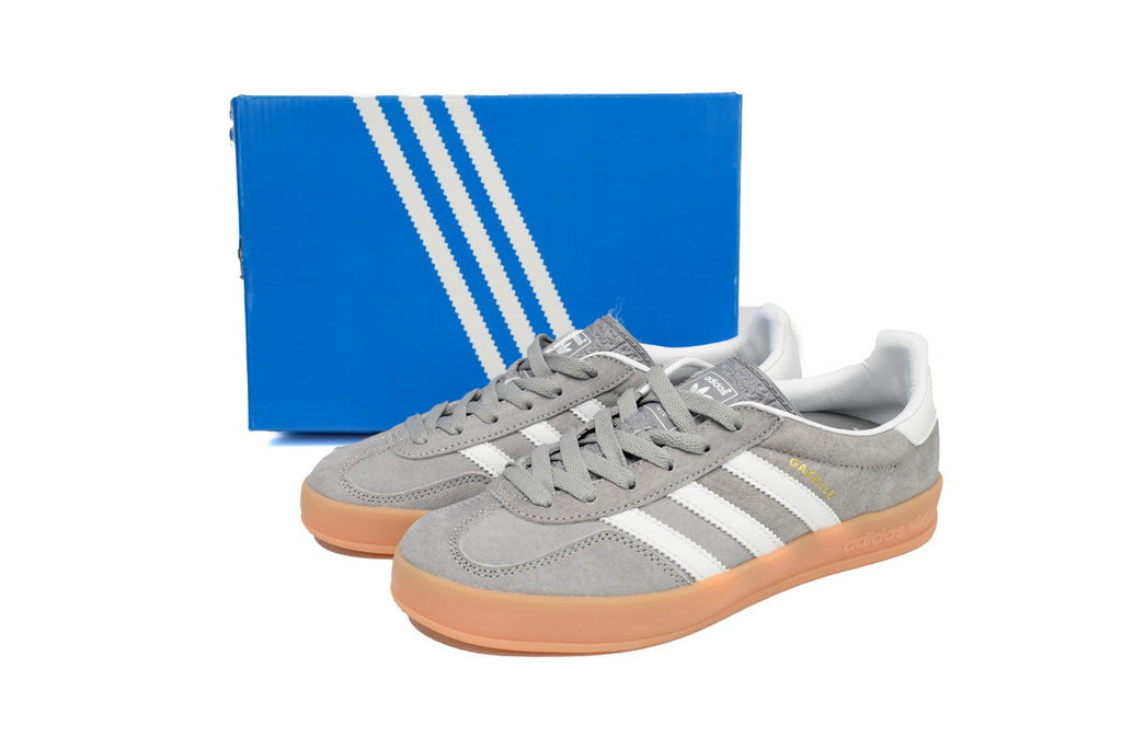 Adidas Samba OG – Retro German-Inspired Sneakers