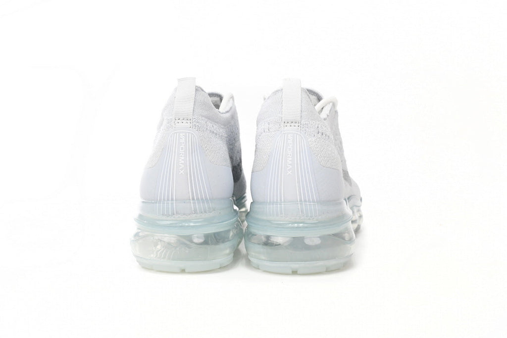 Nike Air VaporMax – Lightweight Running Sneakers