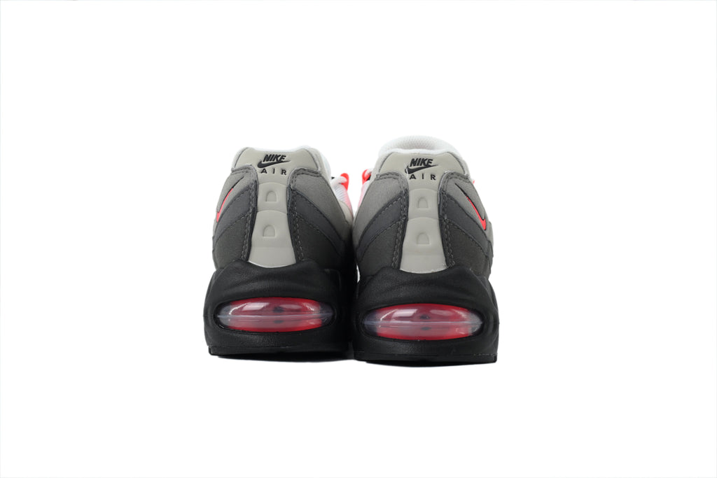 Nike Air Max 95 – Classic Sneakers