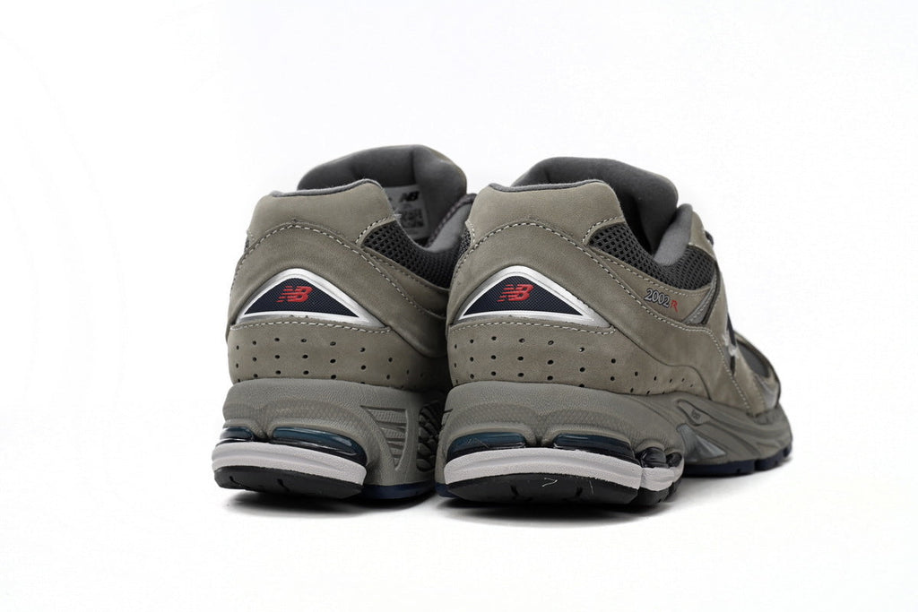 New Balance 2002R Sneakers