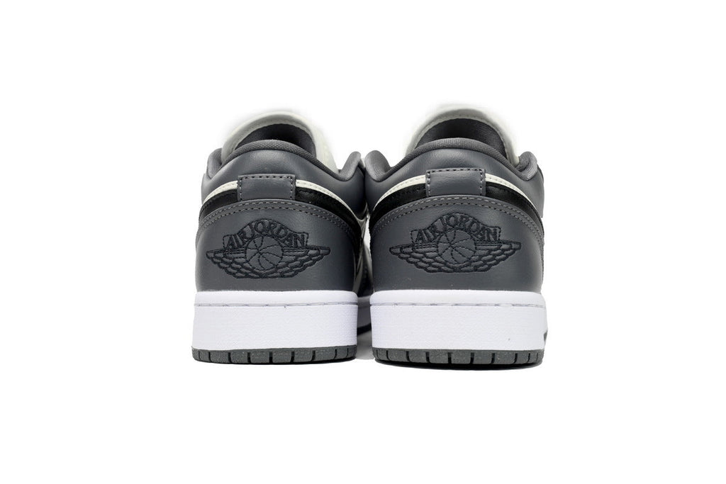 Nike Air Jordan 1 Retro Low Low-Top Sneakers