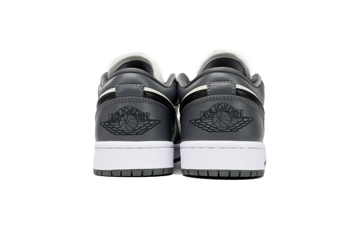 Nike Air Jordan 1 Retro Low Low-Top Sneakers