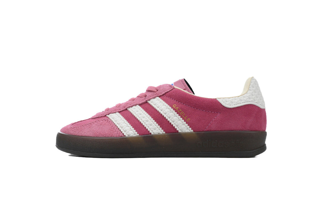 Adidas Samba OG – Retro German-Inspired Sneakers