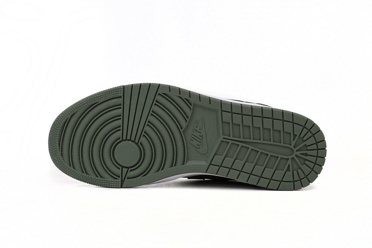 Nike Air Jordan 1 Retro Low Low-Top Sneakers