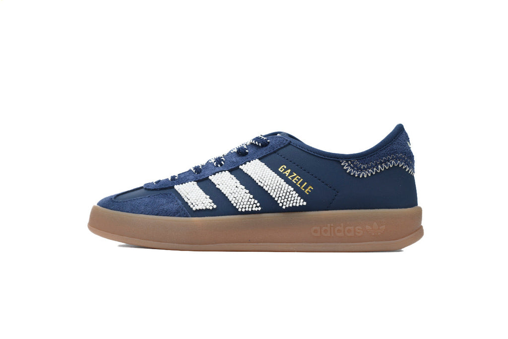 Adidas Samba OG – Retro German-Inspired Sneakers