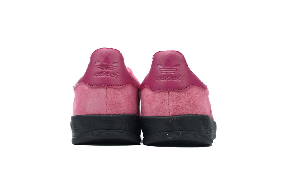 Adidas Samba OG – Retro German-Inspired Sneakers