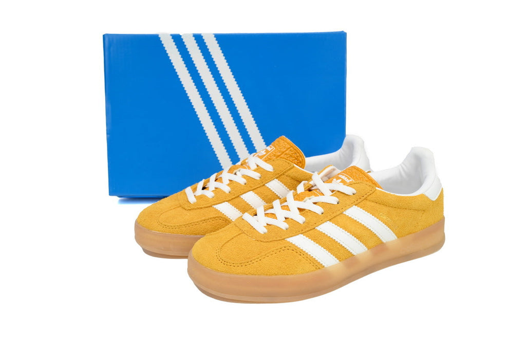 Adidas Samba OG – Retro German-Inspired Sneakers