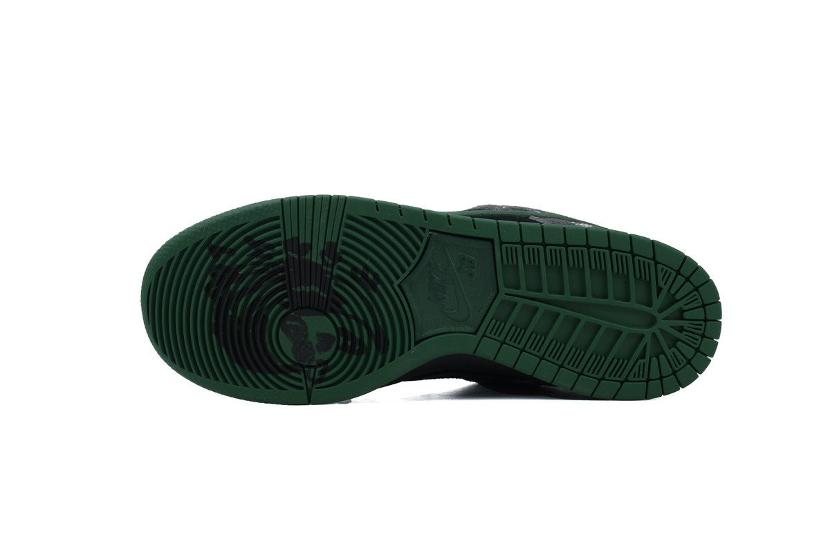 Nike SB Dunk Low – Classic Streetwear Sneakers (EU 36–45)