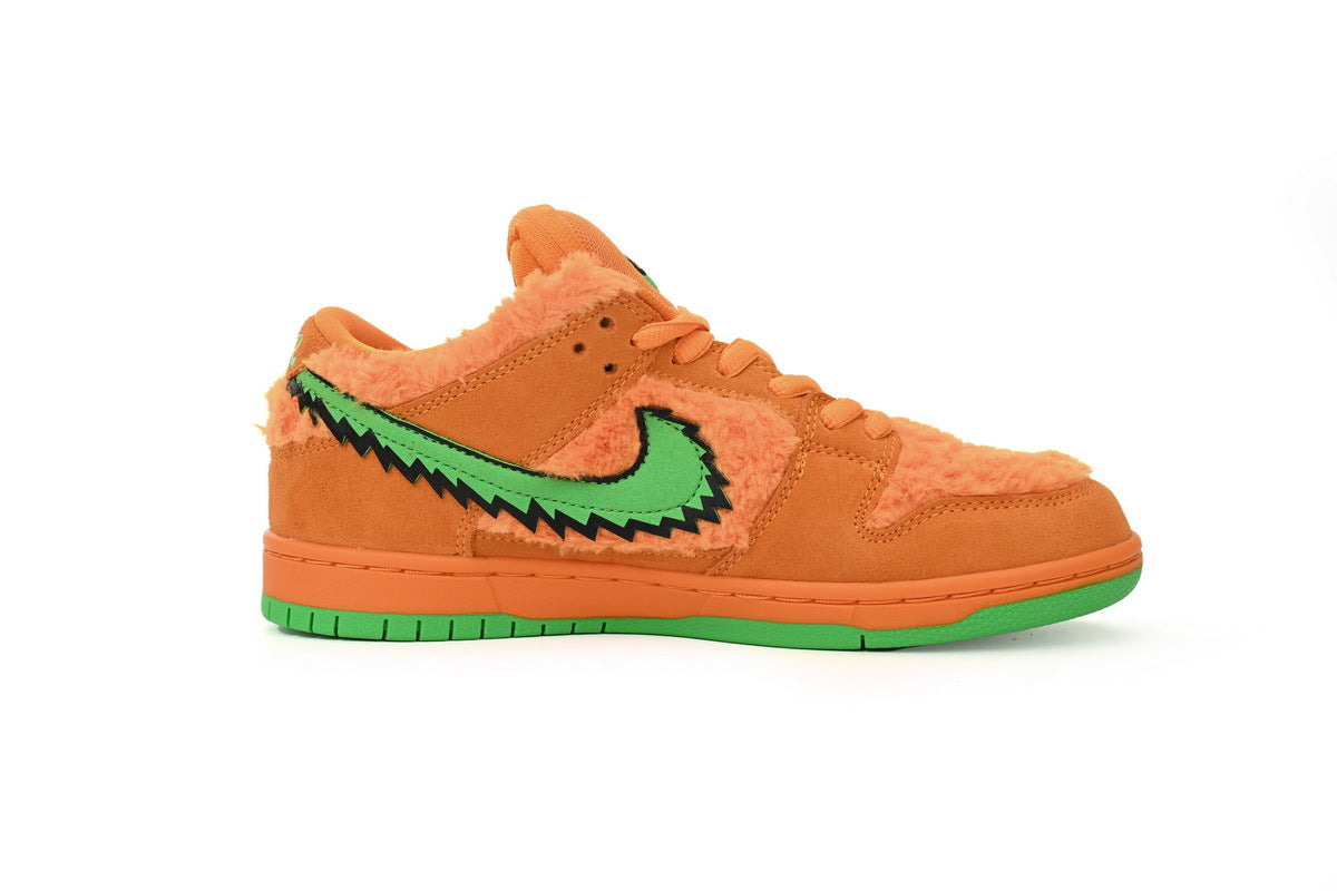 Nike SB Dunk Low – Classic Streetwear Sneakers (EU 36–45)