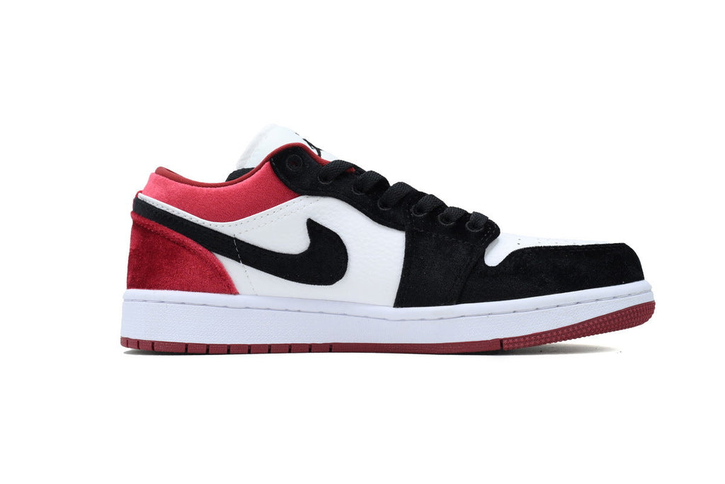 Nike Air Jordan 1 Retro Low Low-Top Sneakers