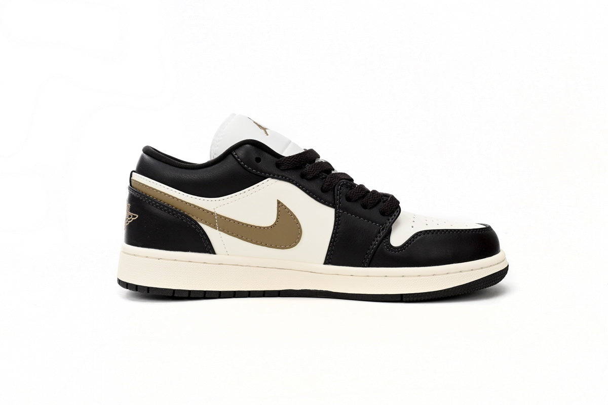 Nike Air Jordan 1 Retro Low Low-Top Sneakers