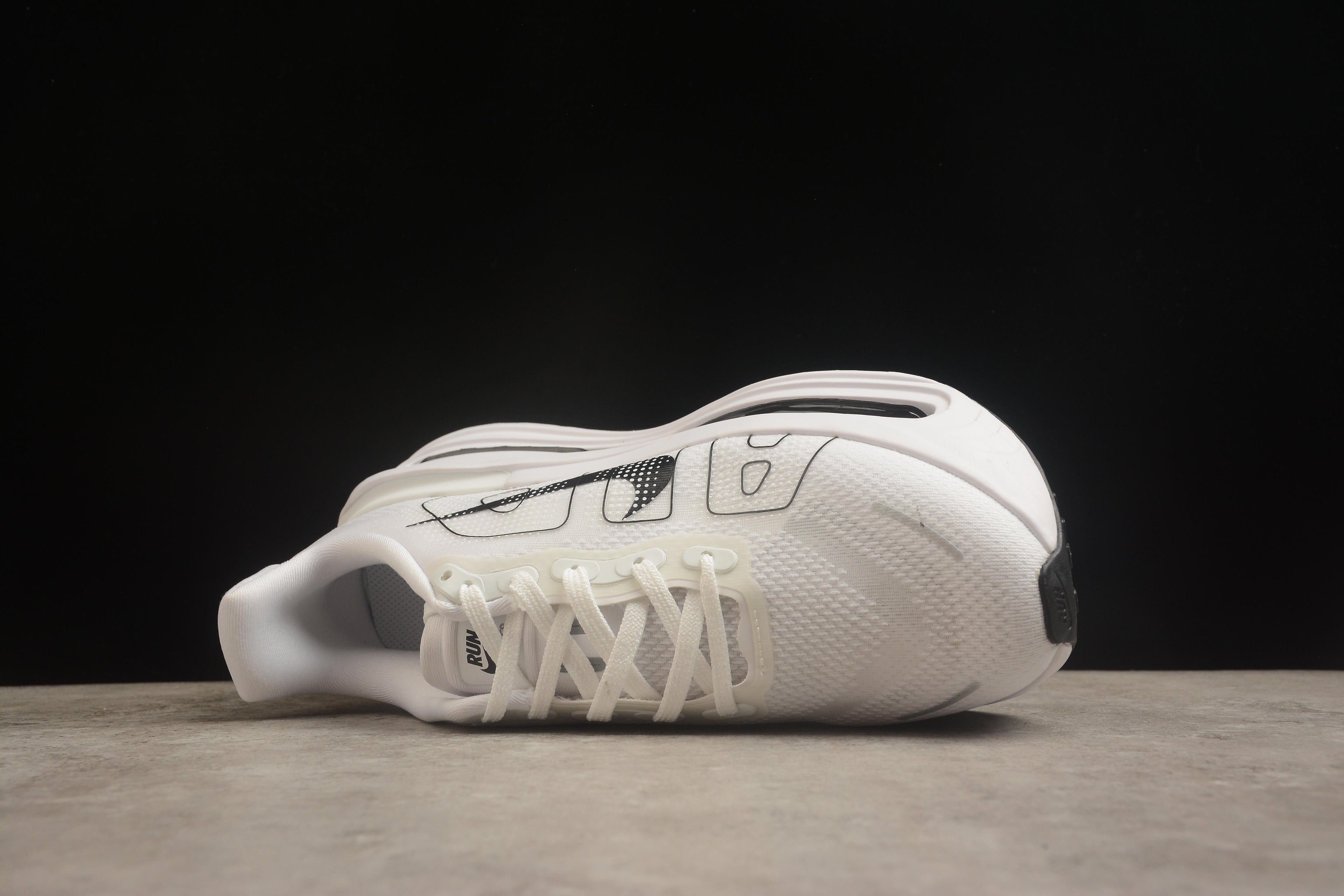 Nike Vomero 18 Running Shoes | Premium Cushioning | EU 36-45