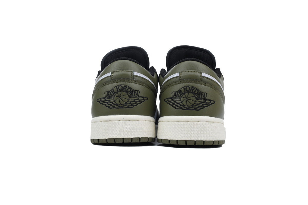 Nike Air Jordan 1 Retro Low Low-Top Sneakers