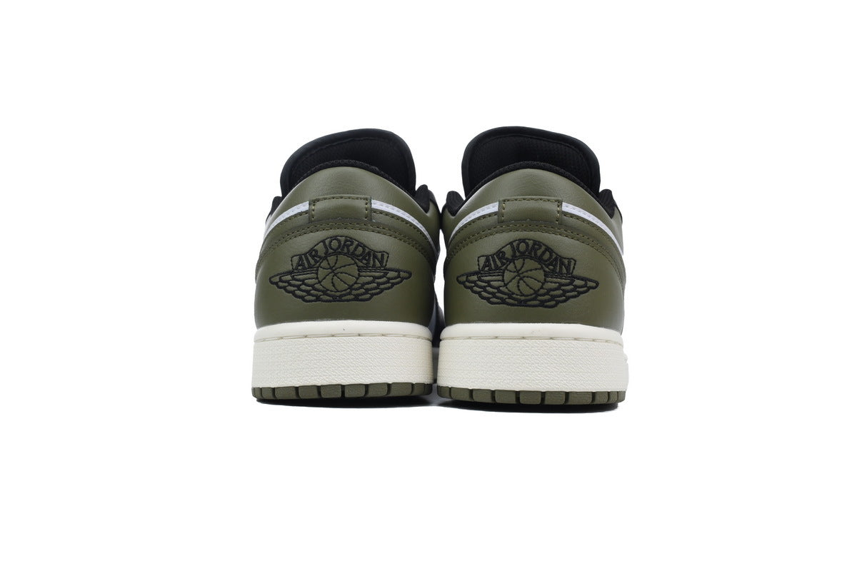 Nike Air Jordan 1 Retro Low Low-Top Sneakers