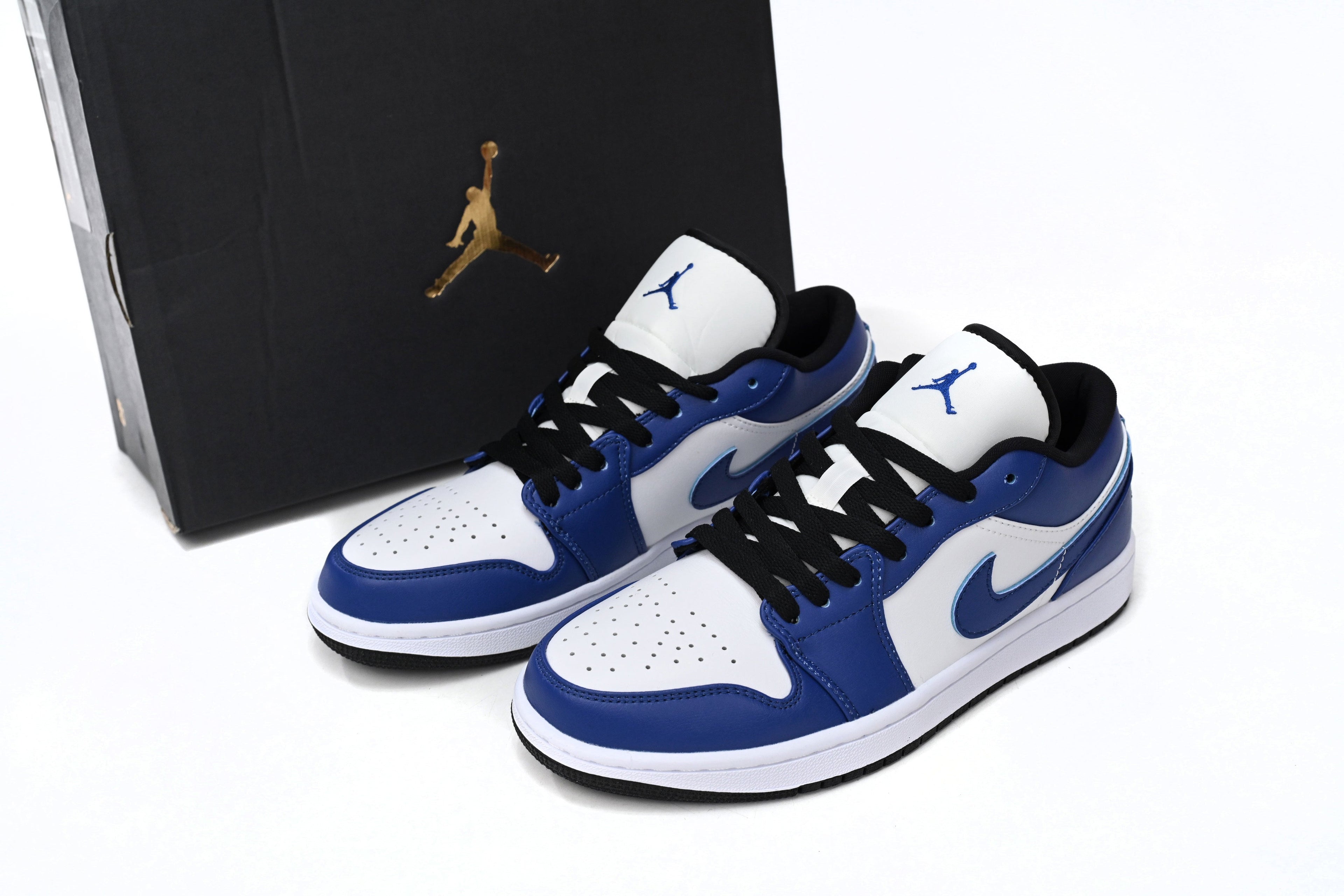 Nike Air Jordan 1 Retro Low Low-Top Sneakers