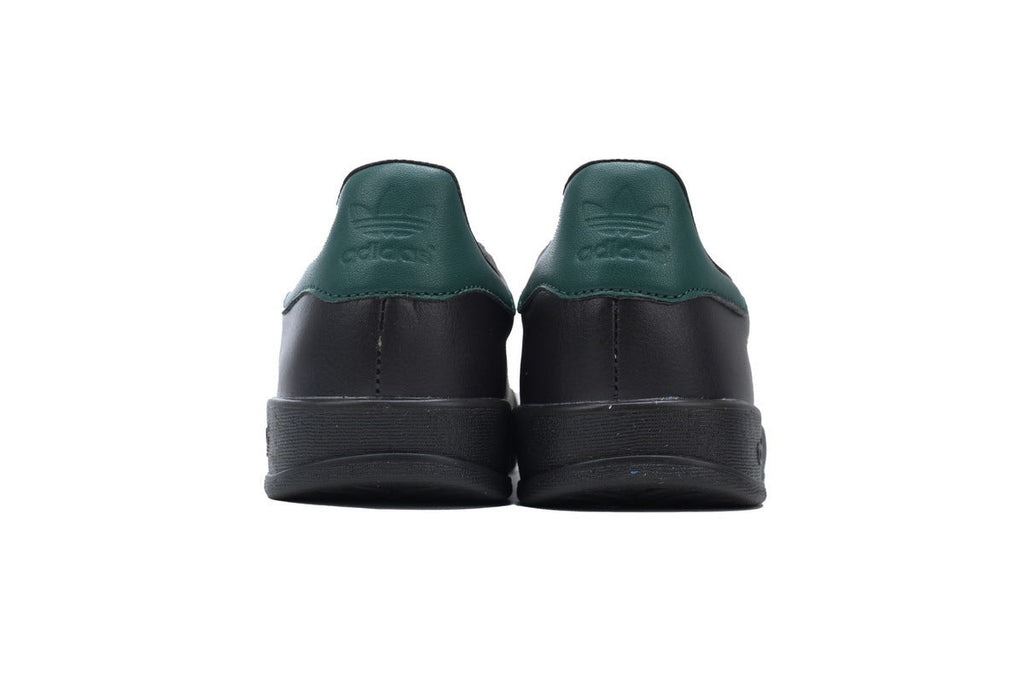 Adidas Samba OG – Retro German-Inspired Sneakers