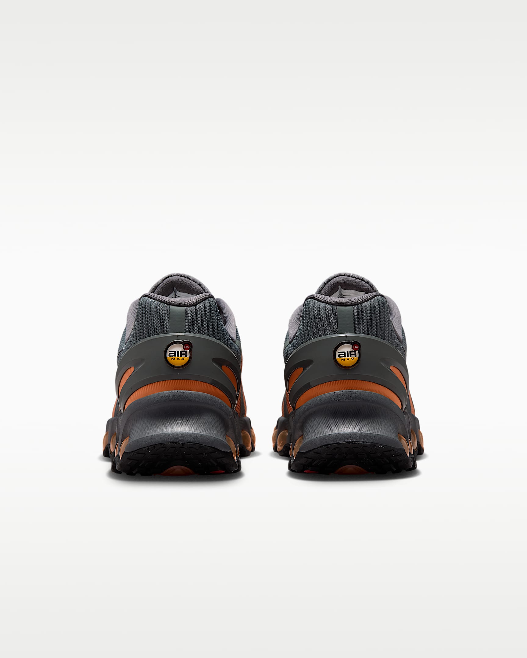 Nike Air Max DN – Dark Grey/Copper Orange Sneaker