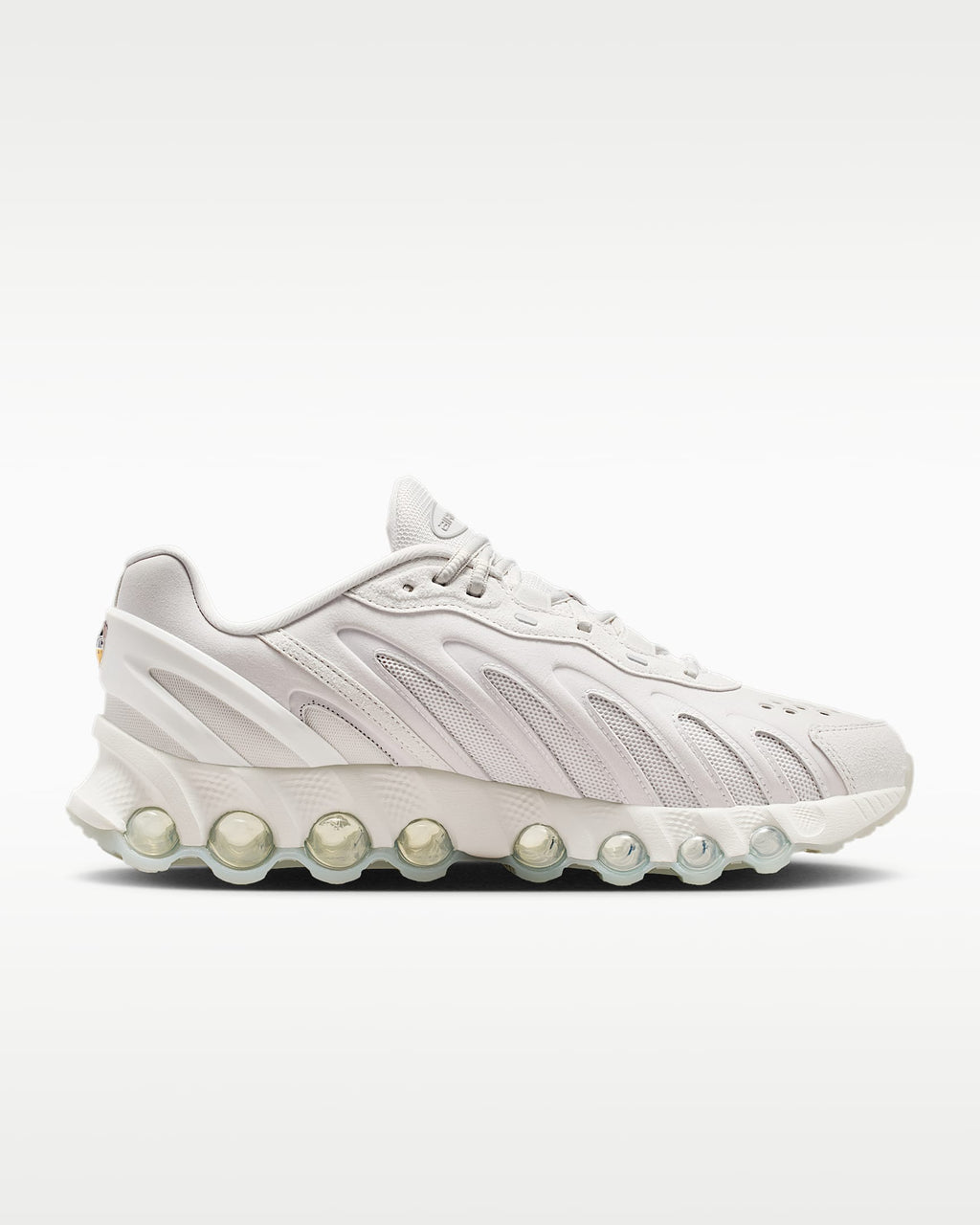 Nike Air Max DN – Off-White/Silver Sneaker
