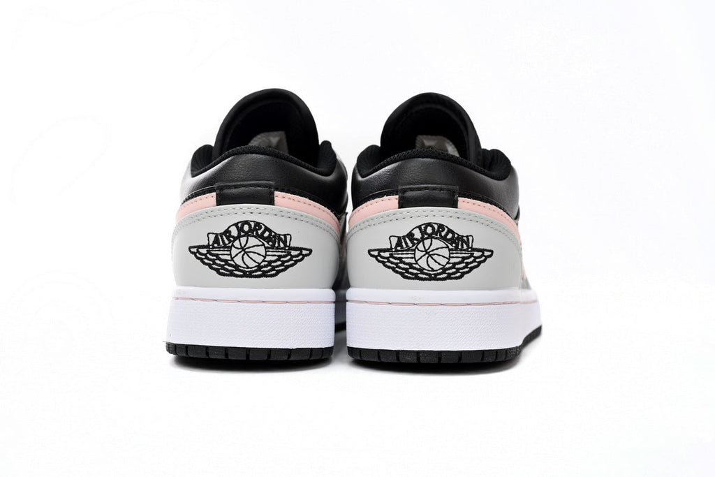 Nike Air Jordan 1 Retro Low Low-Top Sneakers