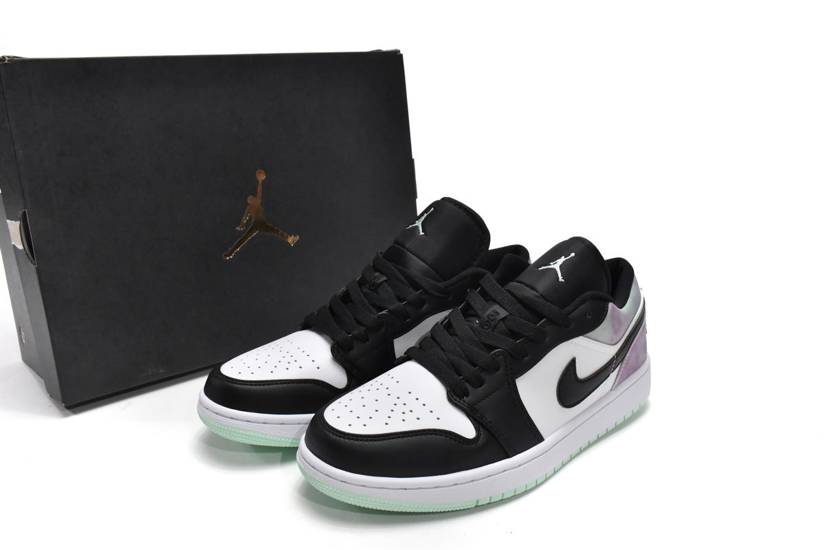 Nike Air Jordan 1 Retro Low Low-Top Sneakers