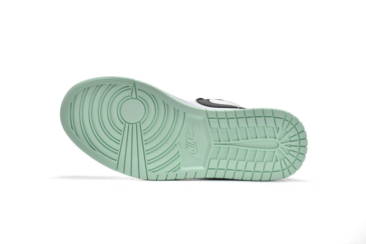 Nike Air Jordan 1 Retro Low Low-Top Sneakers