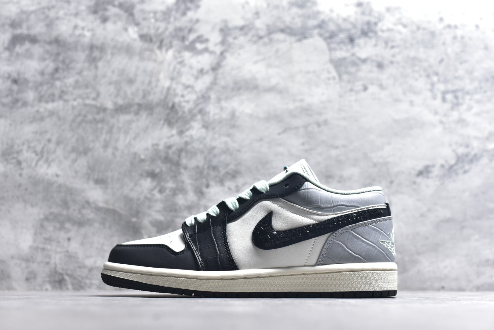 Air Jordan 1 Low AJ1 Sneakers | Men's & Women's