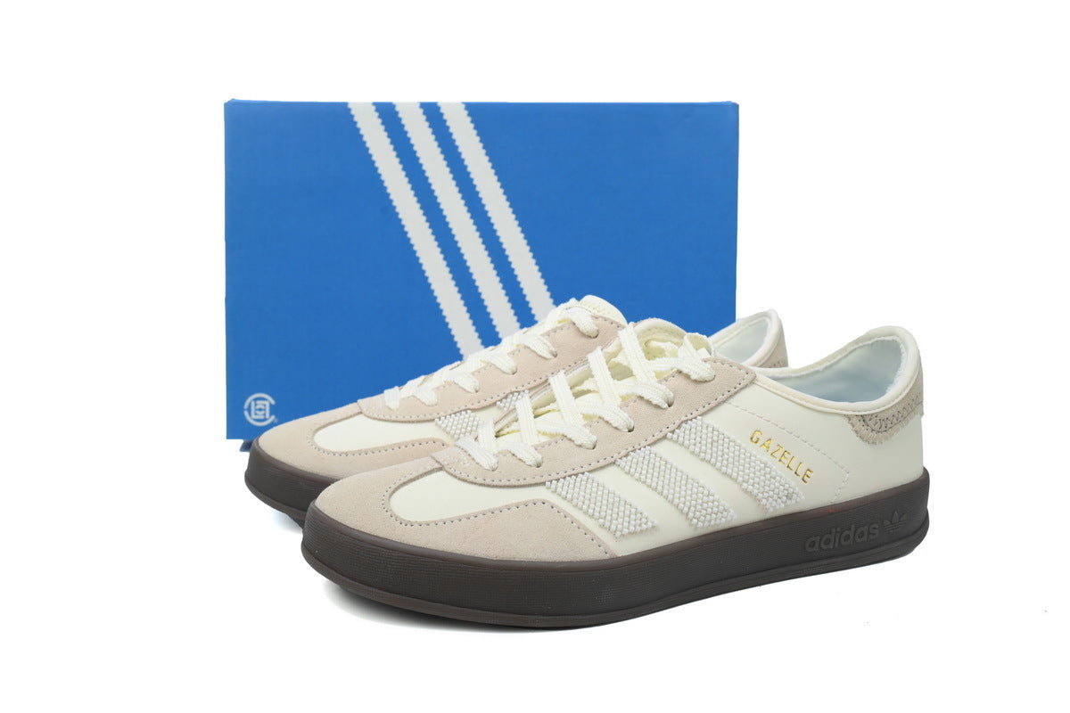 Adidas Samba OG – Retro German-Inspired Sneakers