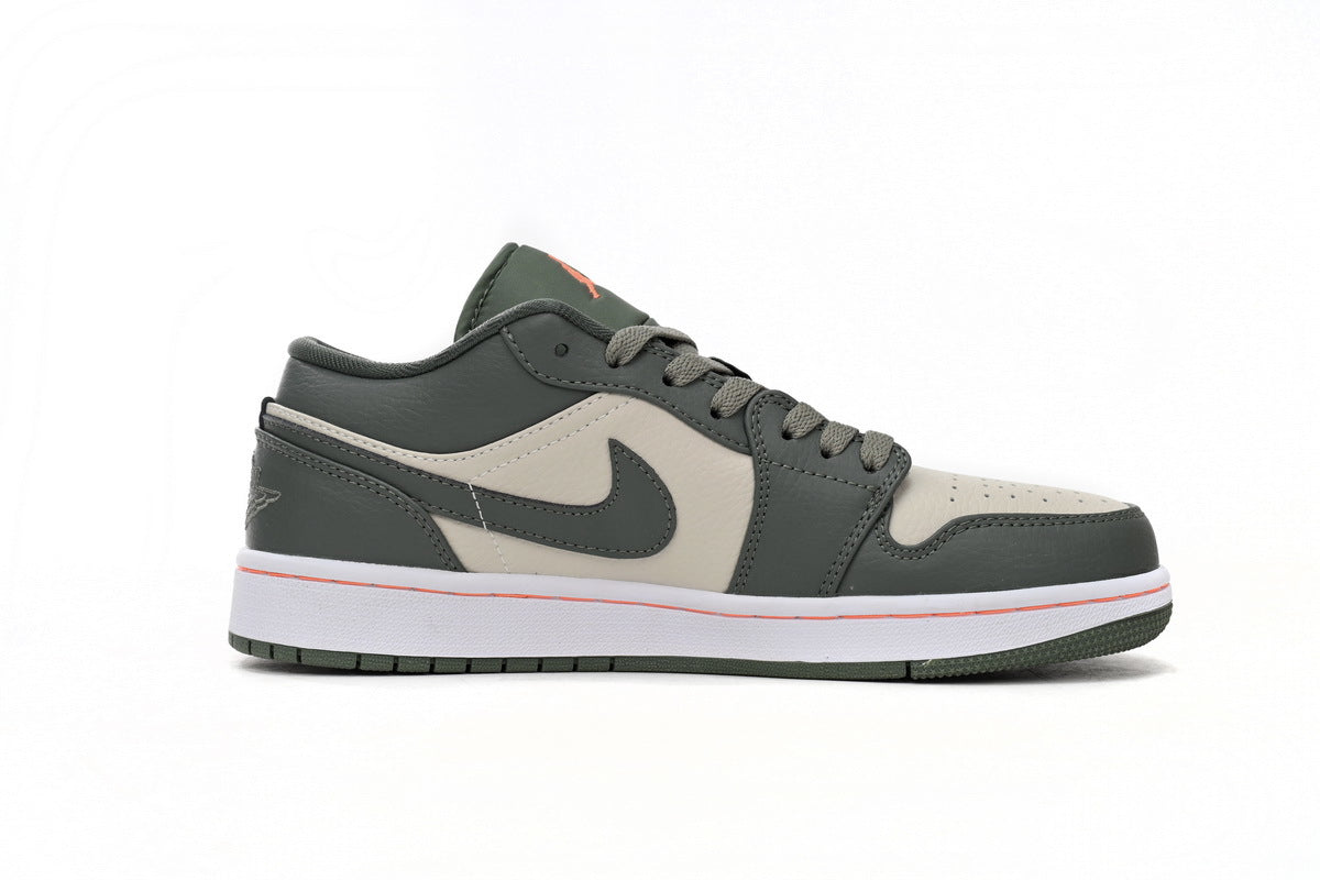Nike Air Jordan 1 Retro Low Low-Top Sneakers