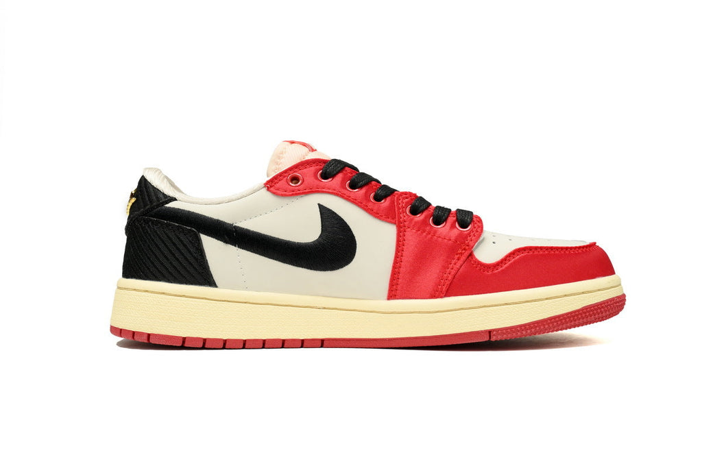 Nike Air Jordan 1 Retro Low Low-Top Sneakers