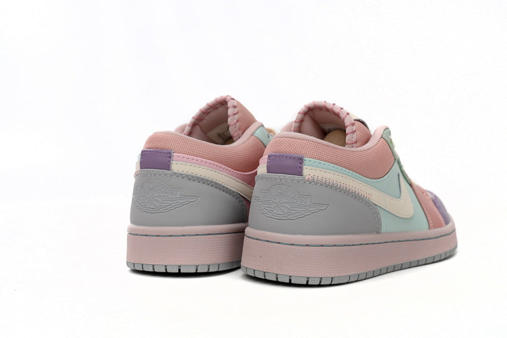 Nike Air Jordan 1 Retro Low Low-Top Sneakers