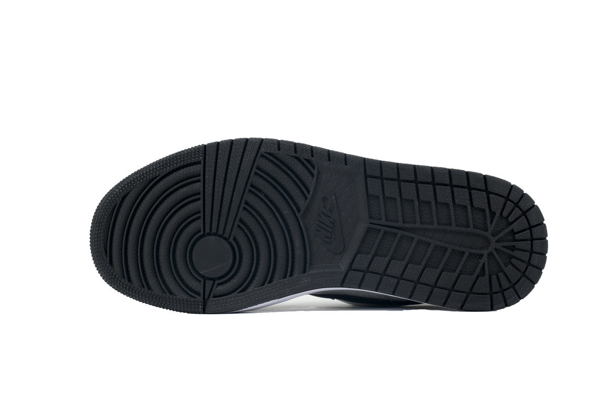 Nike Air Jordan 1 Retro Low Low-Top Sneakers