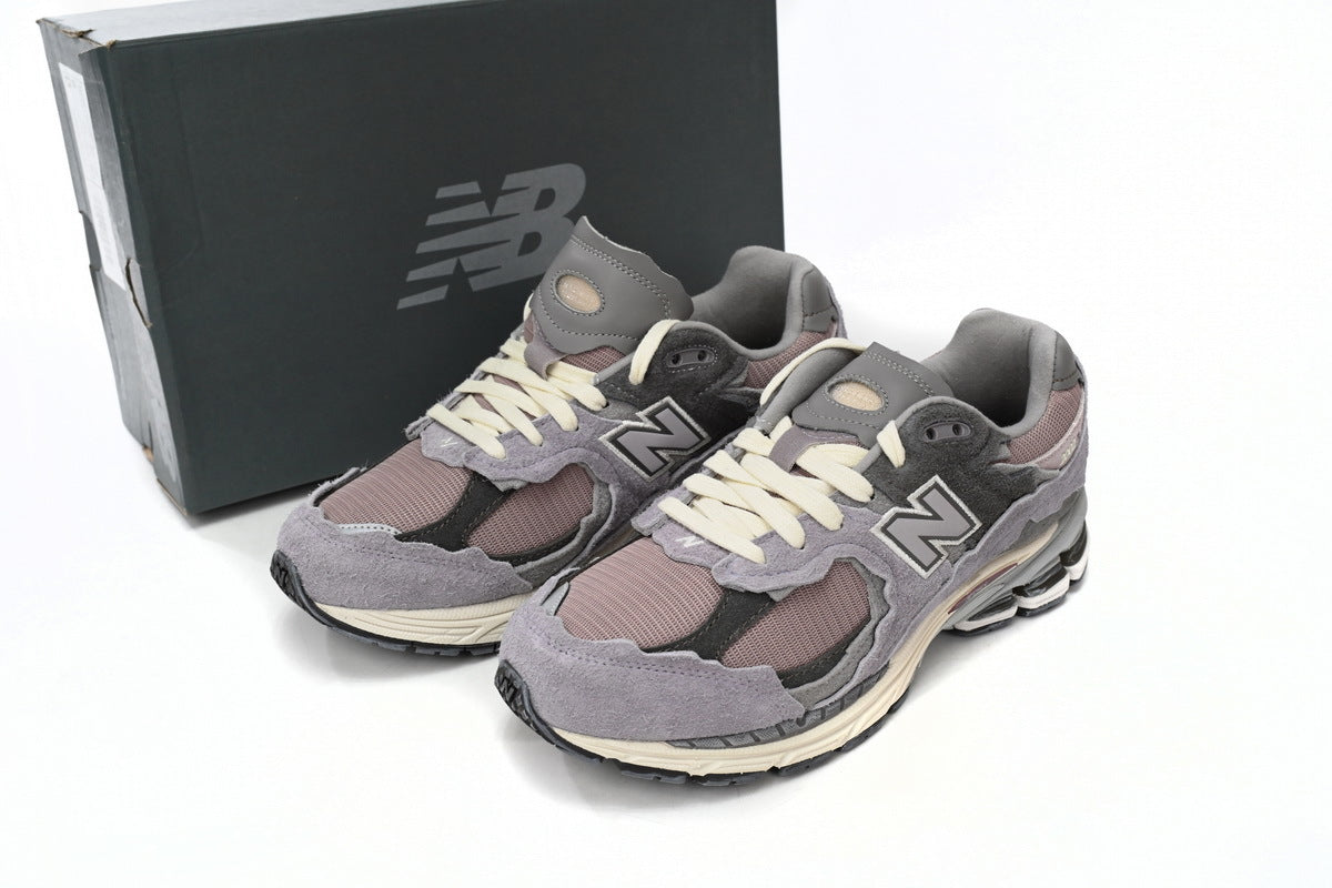 New Balance 2002R Sneakers