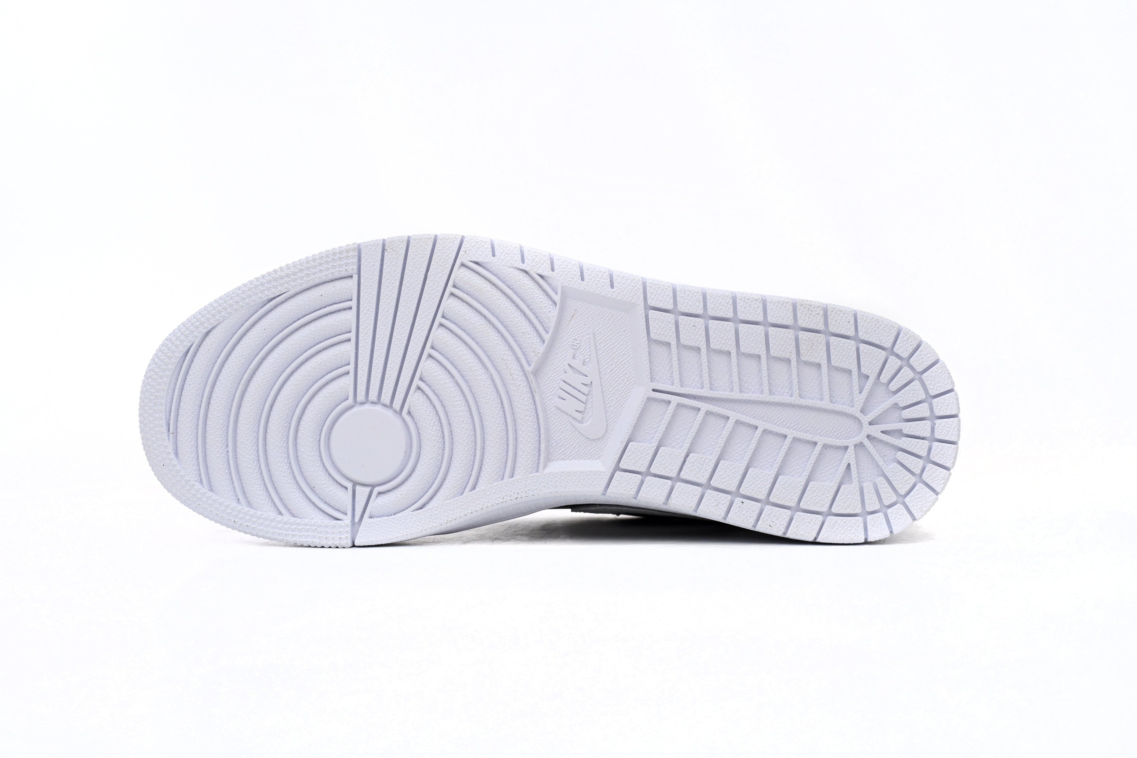 Nike Air Jordan 1 Retro Low Low-Top Sneakers