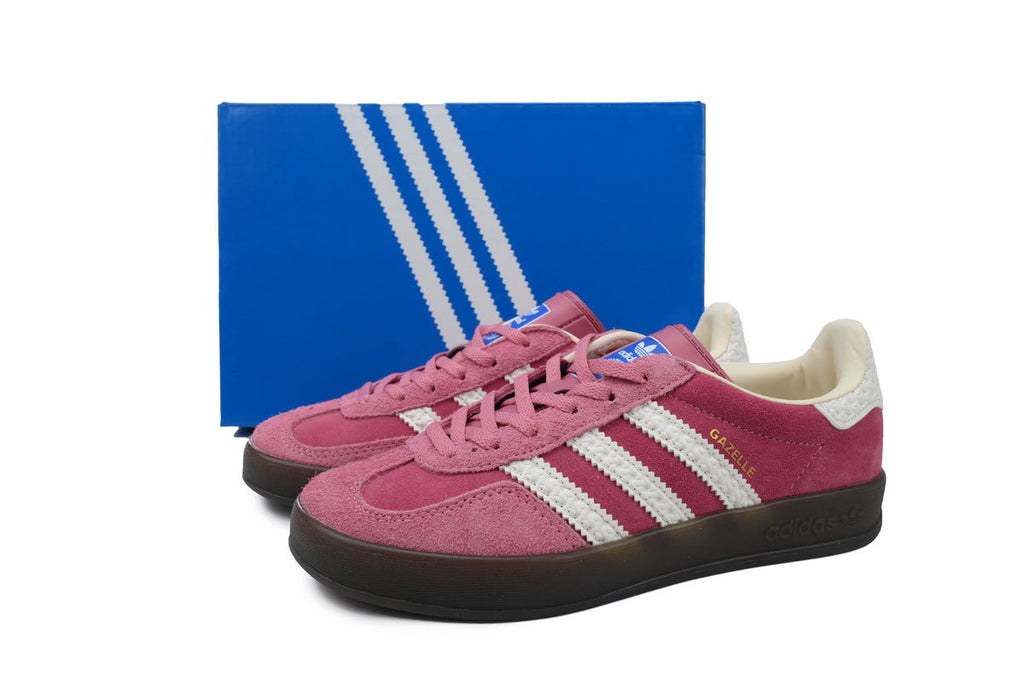 Adidas Samba OG – Retro German-Inspired Sneakers