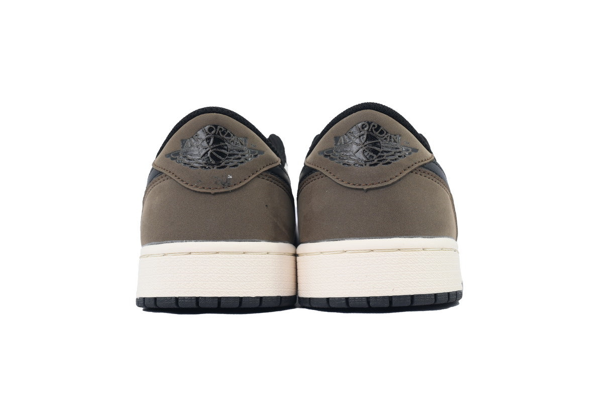 Nike Air Jordan 1 Retro Low Low-Top Sneakers