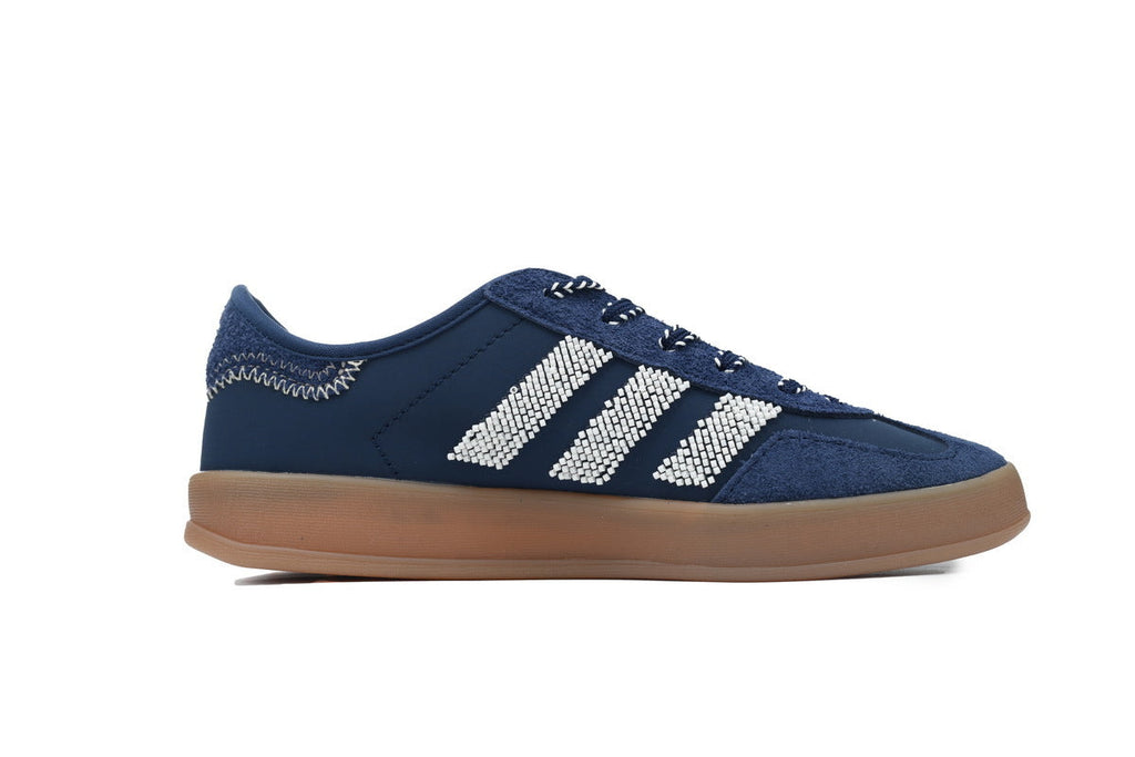 Adidas Samba OG – Retro German-Inspired Sneakers