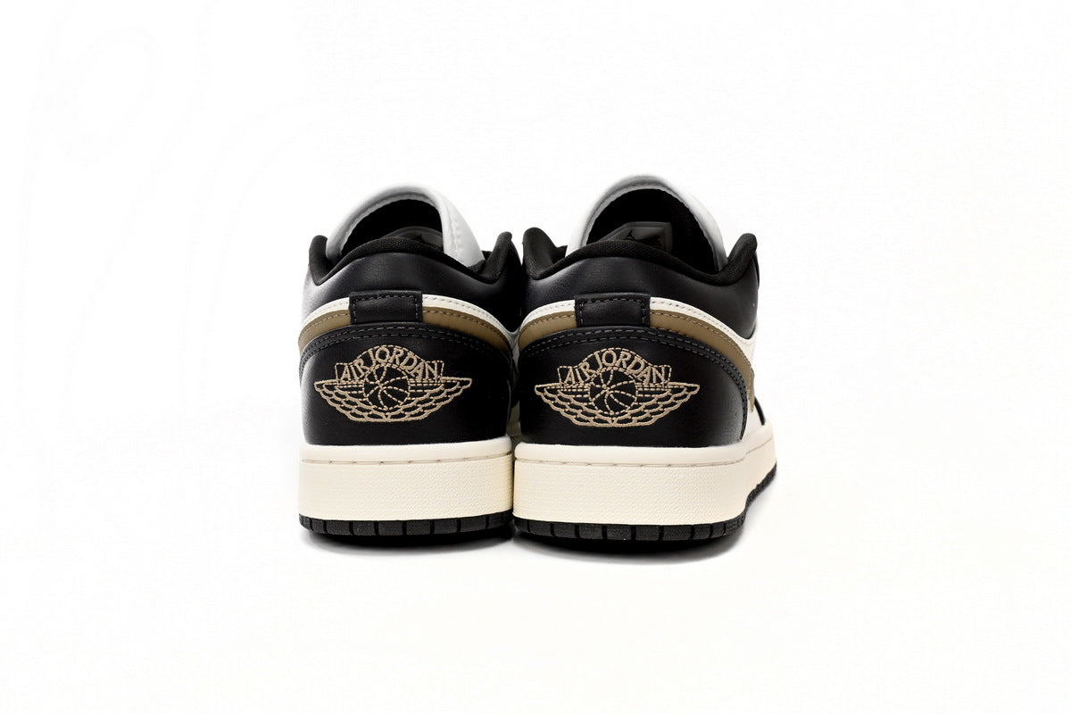 Nike Air Jordan 1 Retro Low Low-Top Sneakers