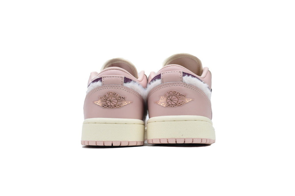 Nike Air Jordan 1 Retro Low Low-Top Sneakers