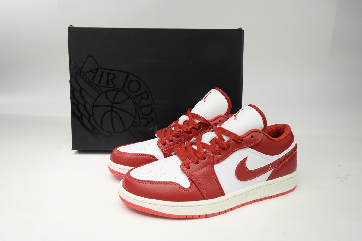 Nike Air Jordan 1 Retro Low Low-Top Sneakers