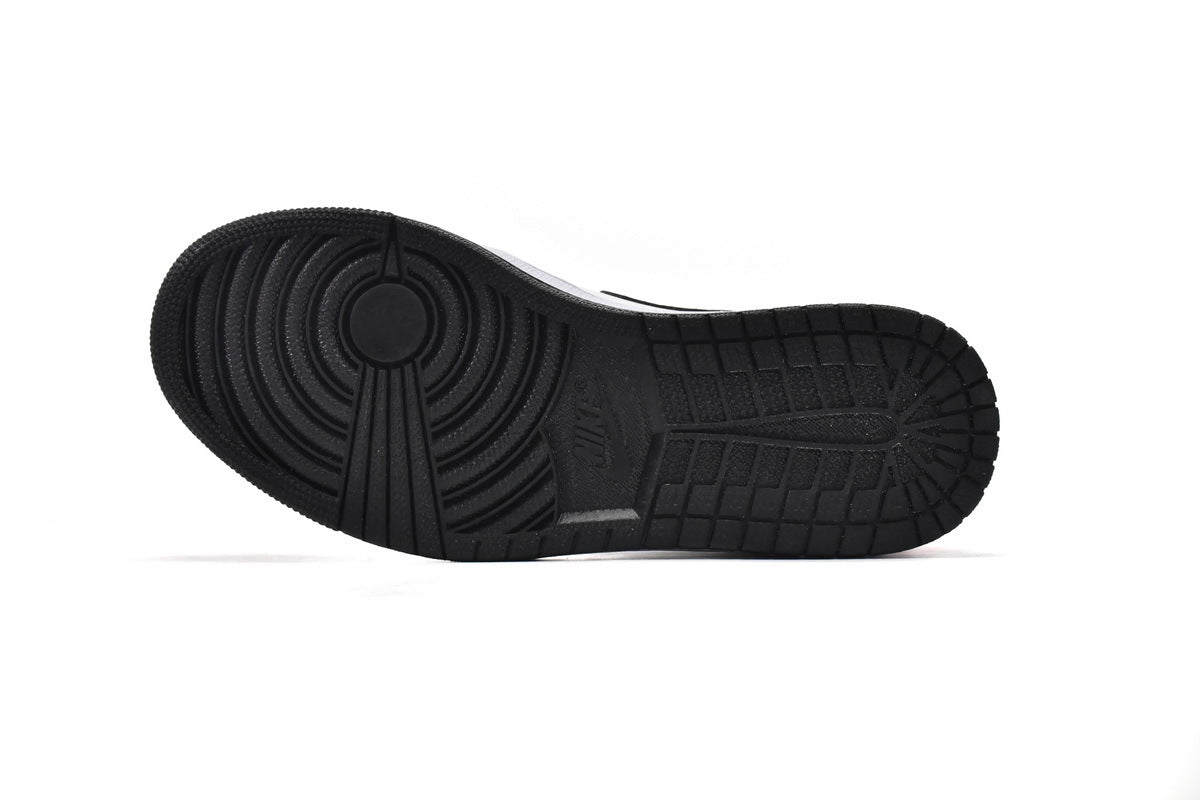 Nike Air Jordan 1 Retro Low Low-Top Sneakers