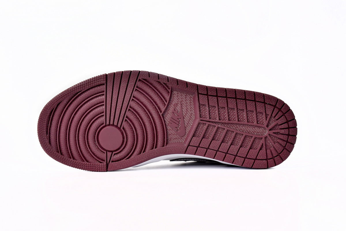 Nike Air Jordan 1 Retro Low Low-Top Sneakers