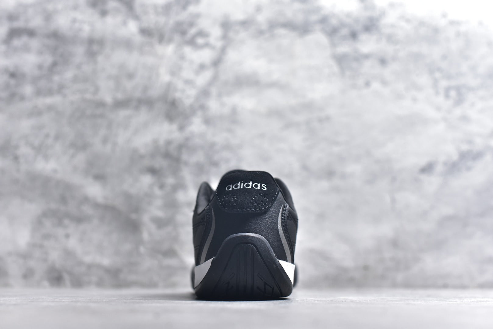 Adidas Adipista Trainers | Non-Slip & Durable Casual Shoes | EU 36-45