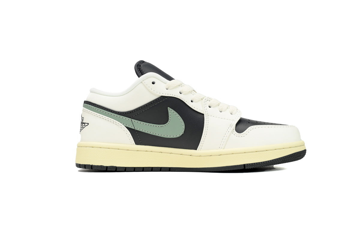 Nike Air Jordan 1 Retro Low Low-Top Sneakers
