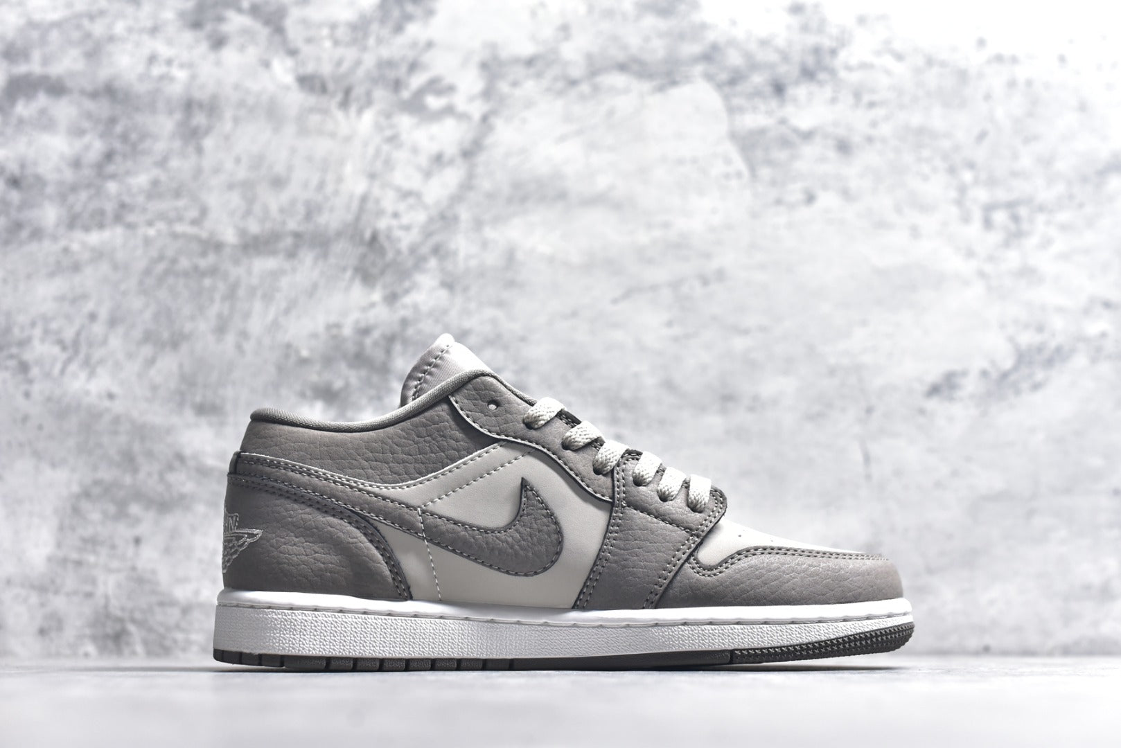Air Jordan 1 Low AJ1 Sneakers | Men's & Women's
