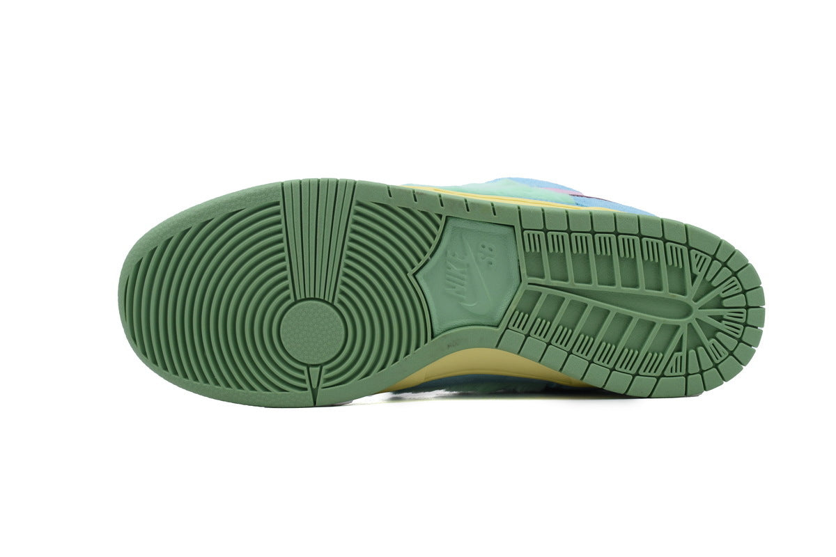Nike SB Dunk Low – Classic Streetwear Sneakers (EU 36–45)