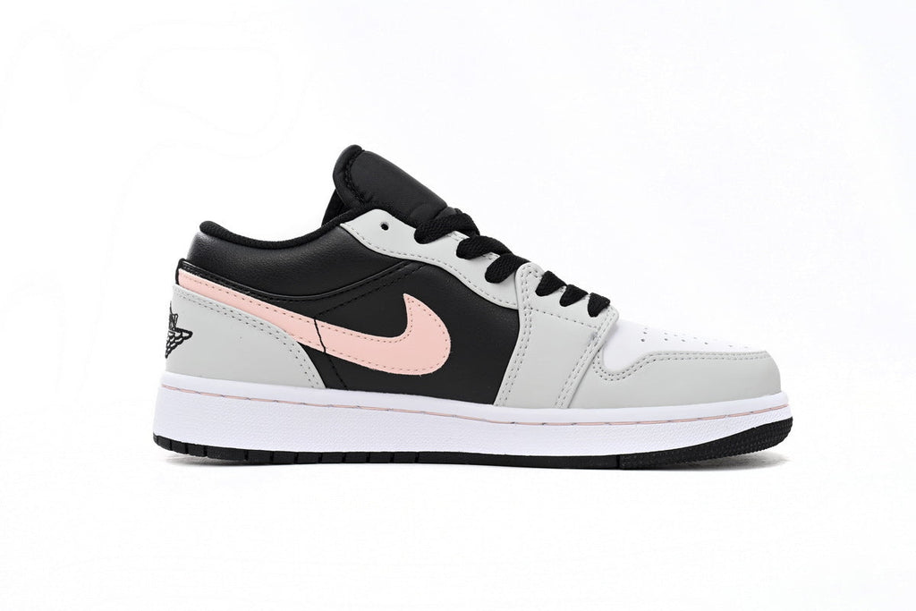 Nike Air Jordan 1 Retro Low Low-Top Sneakers