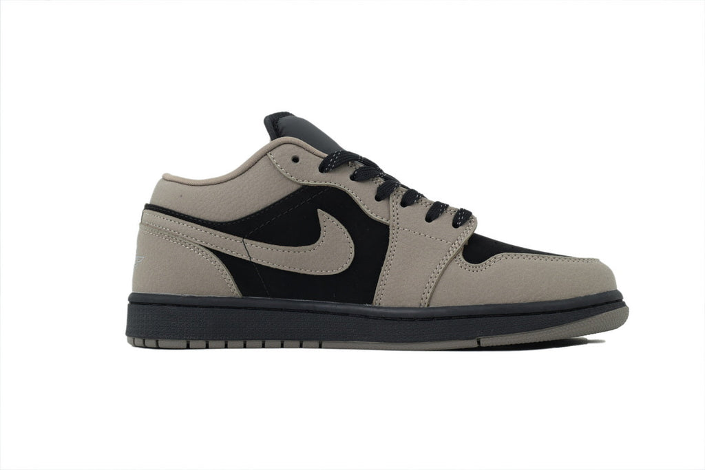 Nike Air Jordan 1 Retro Low Low-Top Sneakers