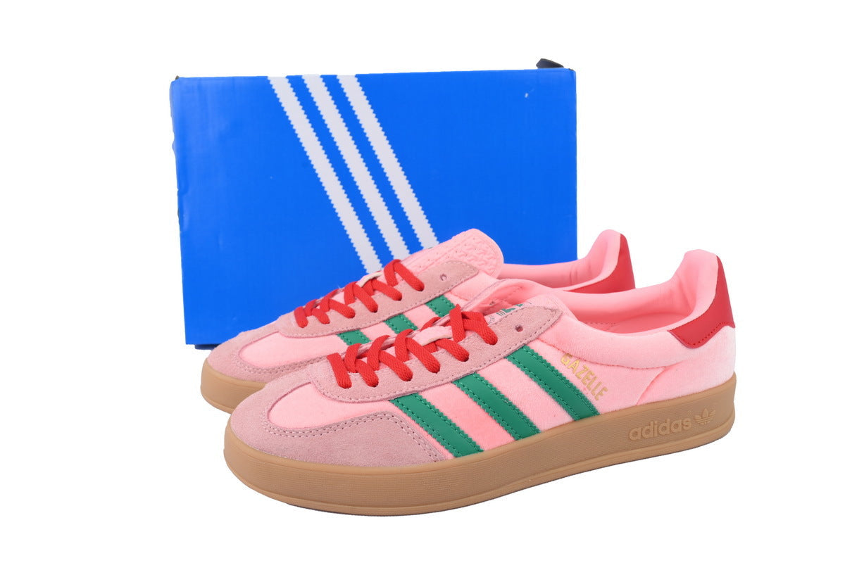 Adidas Samba OG – Retro German-Inspired Sneakers