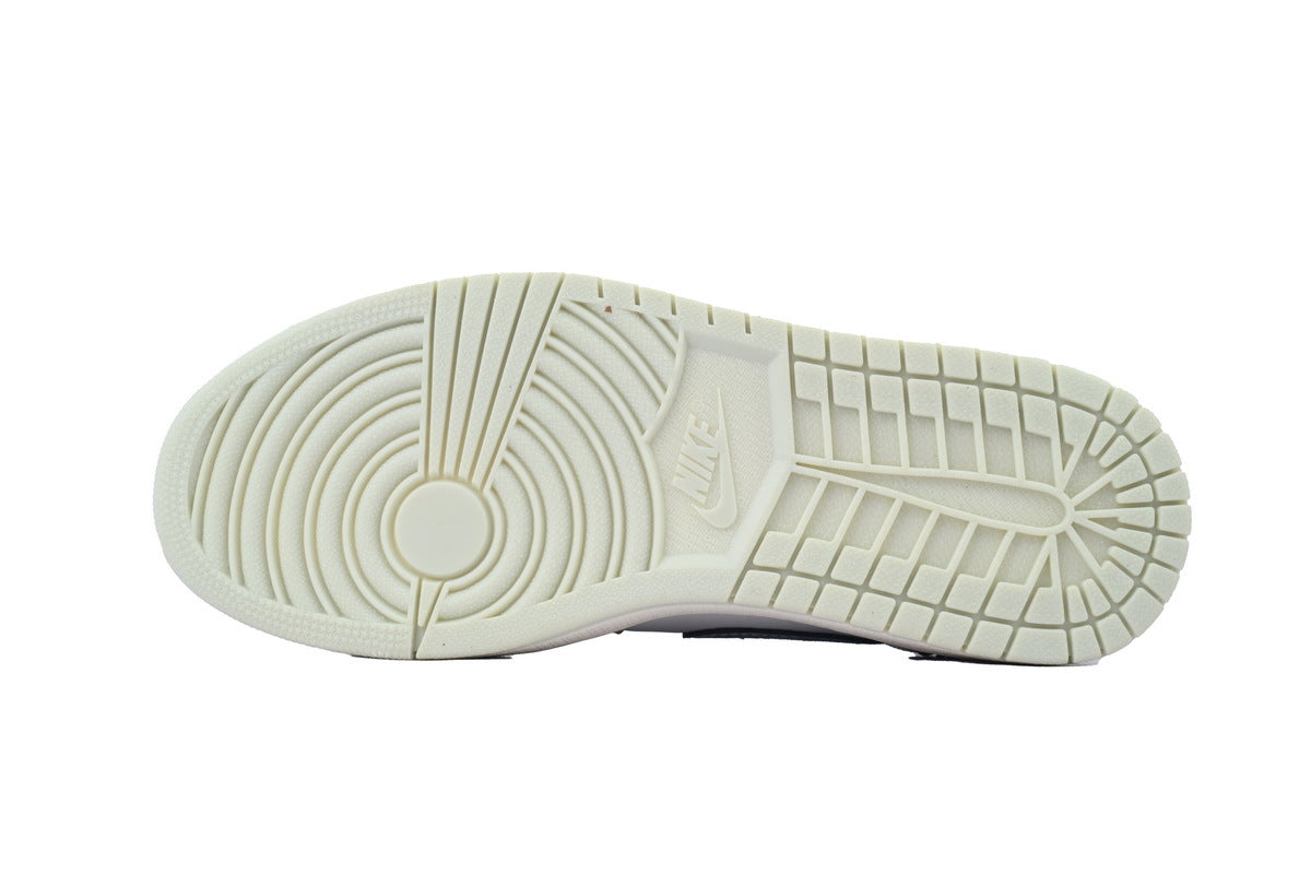 Nike Air Jordan 1 Retro Low Low-Top Sneakers